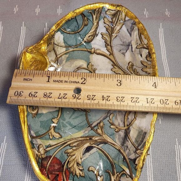 DECOUPAGE CLAM SHELL DECOUPAGE GOLD IVY ON A CLAM SHELL TRINKET DISH - Picture 9 of 10